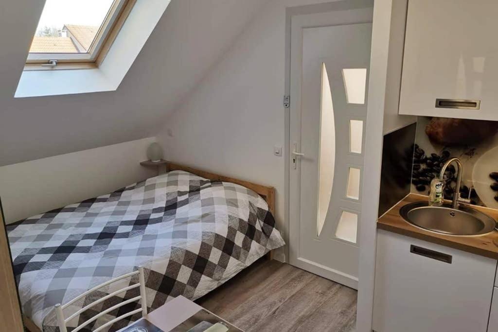 Studio Cosy Douillet Et Fonctionnel Apartment Savigny-le-Temple Exterior foto